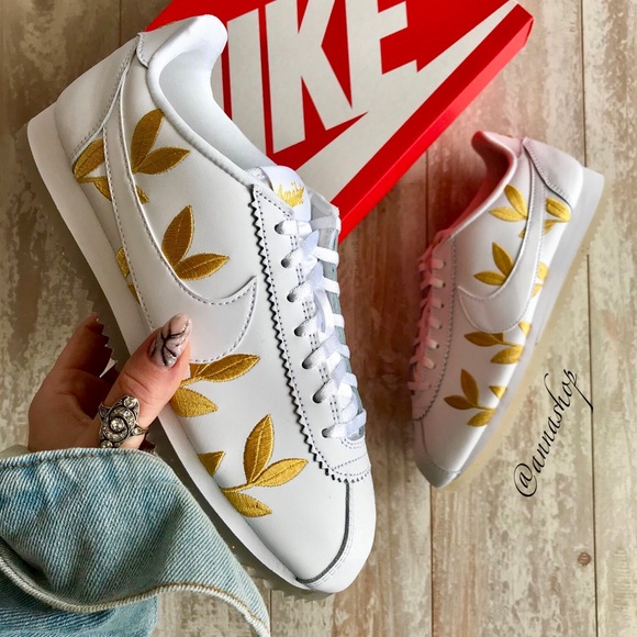 Nike Shoes - NWT Nike Cortez Rare